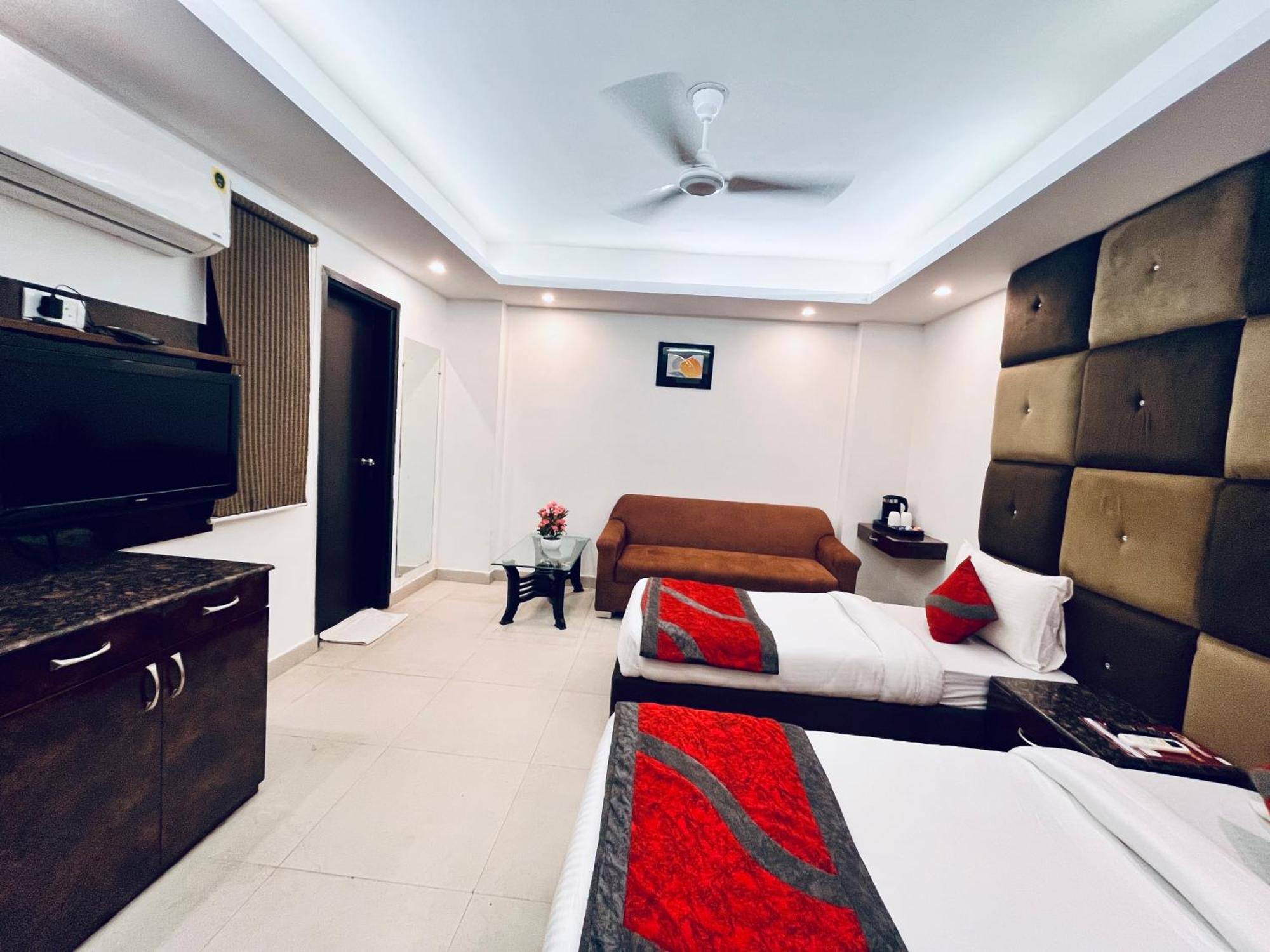 Hotel The Gold Inn - Karol Bagh Delhi Extérieur photo